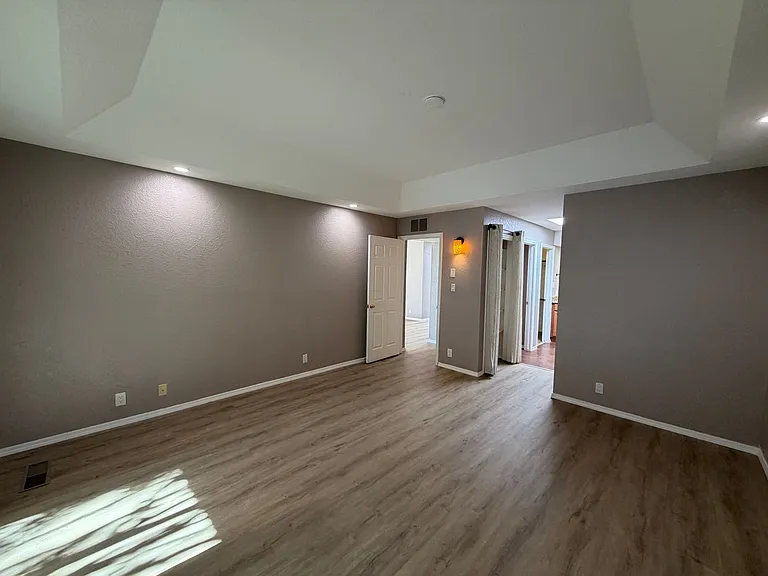7924 Woodridge Dr NE — Photo 14