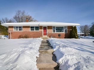 306 W Beutel Rd, Port Washington, WI 53074