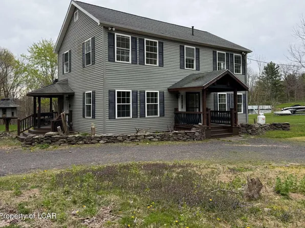 745 Demunds Rd, Dallas, PA 18612