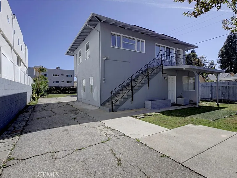 14918 1/2 Wyandotte St — Photo 25