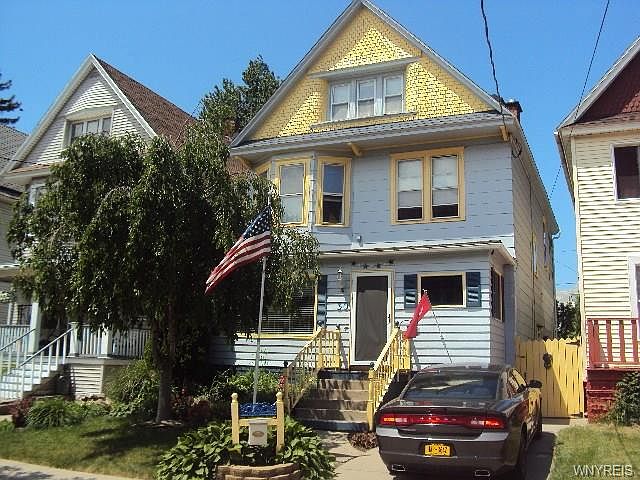 1st image of 30 Como Ave