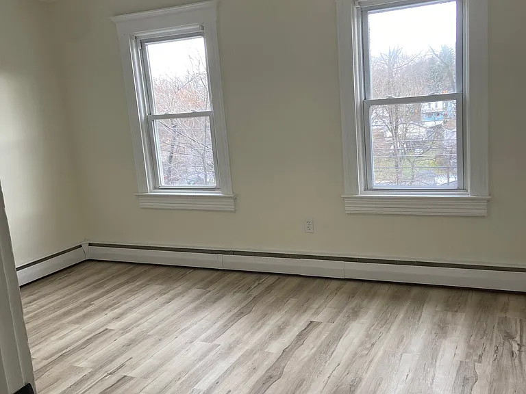 129 Beech St — Photo 25