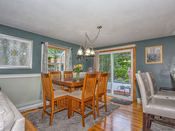 4th image of 155 Nagle St