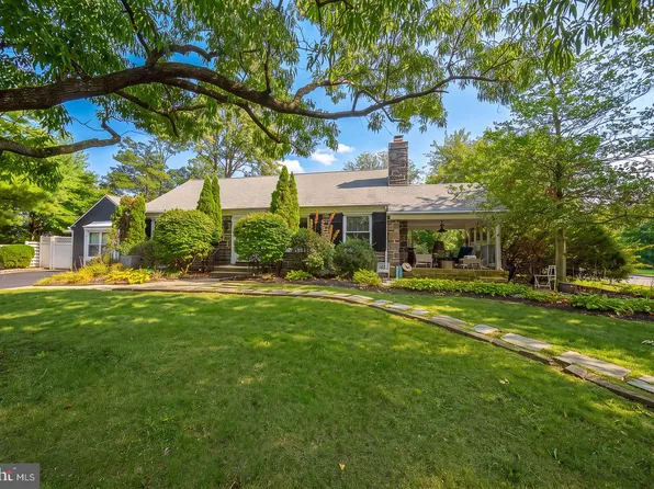 1022 Cloverhill Rd, Wynnewood, PA 19096