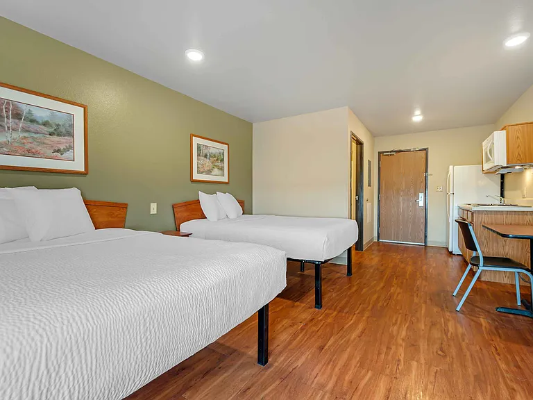 Studio Suite - 2 Full Beds