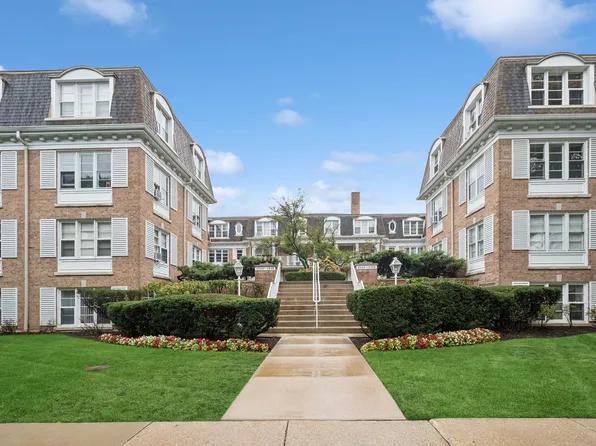 2300 Central St APT 3, Evanston, IL 60201