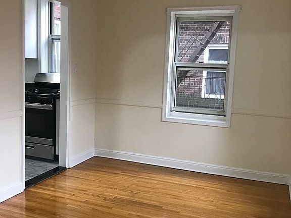 3rd image of 7272 112th St