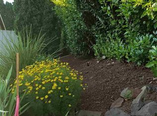 2285 Red Oak Dr S, Salem, OR