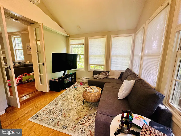 4113 Oliver St — Photo 3