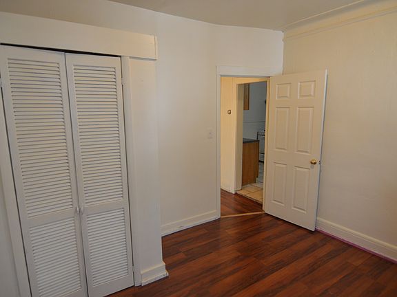 3rd image of 20 McKay Ave
