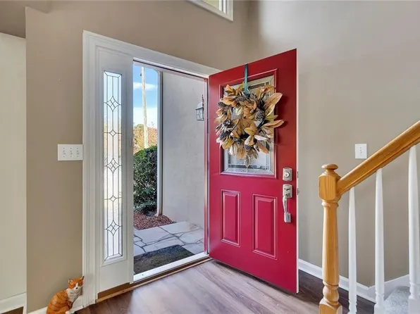 800 Crow View Ct, Woodstock, GA 30189