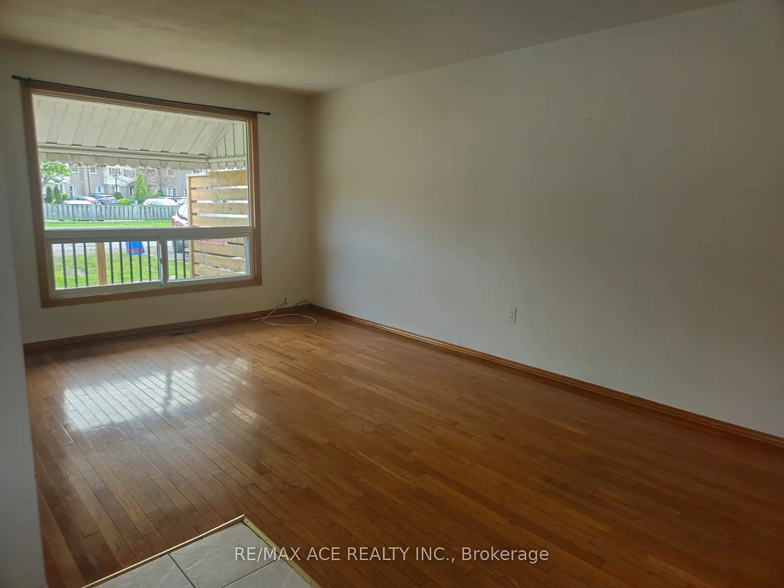 3 bed, $2,200 — Photo 4