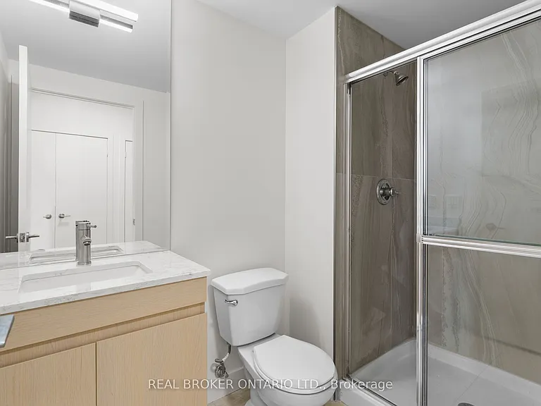 438 King St W #1404 — Photo 13