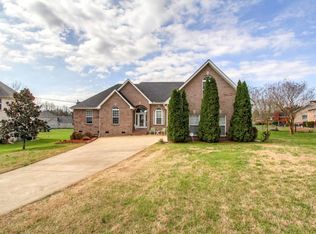 1702 Newport Pl, La Vergne, TN 37086