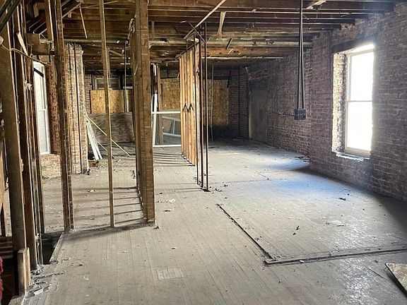 2nd image of 4649 W Washington Blvd