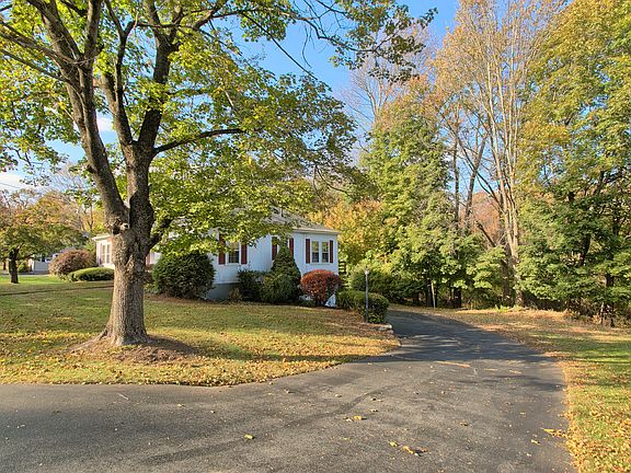 4th image of 7 Elmwood Dr