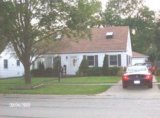 910 N Dryden Ave, Arlington Heights, IL 60004