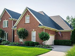 1110 Lake Bluff Cir, Louisville, KY 40245