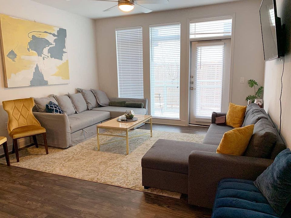 1st image of 1414 S Lamar Blvd APT 267