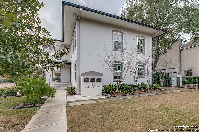 488 E Olmos Dr #3 — Photo 2