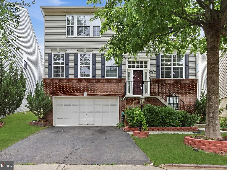 2917 Markhams Grant Dr — Photo 2