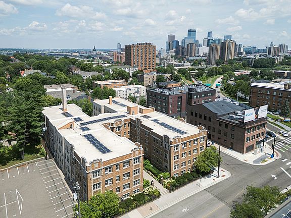 2nd image of 1000 W Franklin Ave APT 105