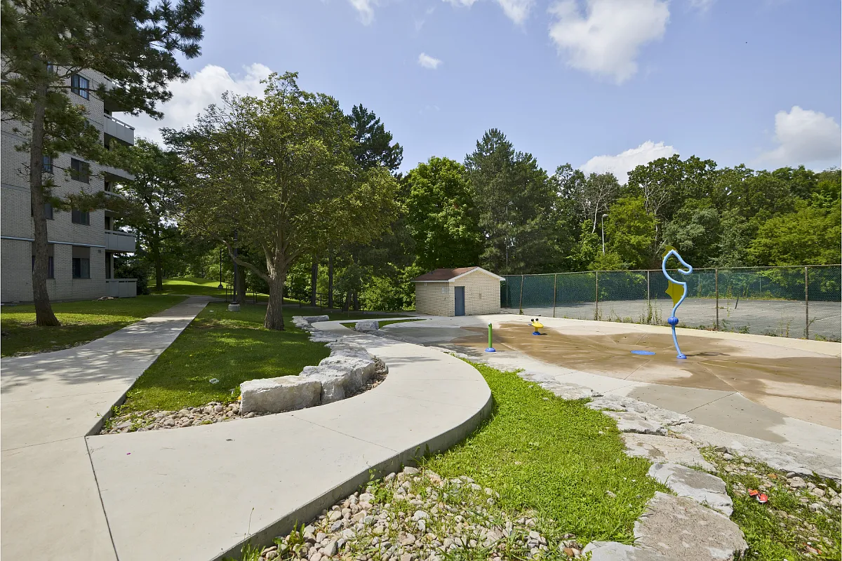 Murray Ross Apartments — Photo 1