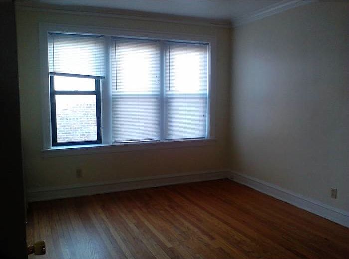 2nd image of 6858 S Perry Ave