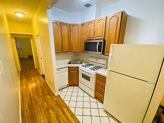 1st image of 304 Pleasant Ave #1S