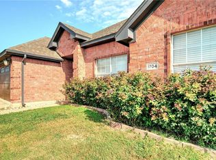 1704 Northbrook Ln, Sherman, TX 75092
