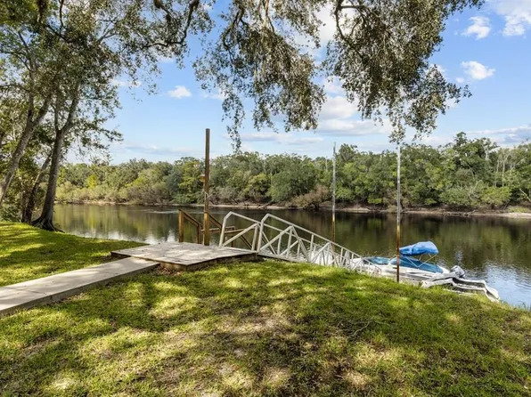 1069 SE Suwannee Trl, Branford, FL 32008