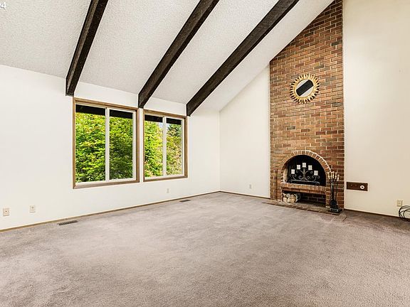 5th image of 957 Hazelwood Dr