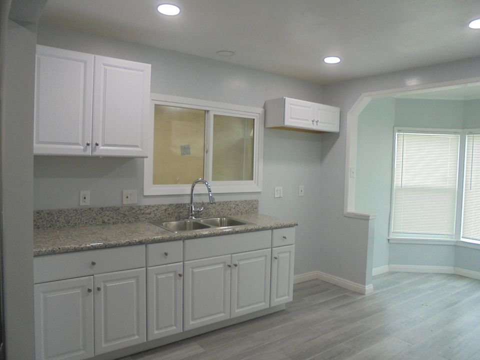 1st image of 160 E Camino Real Ave