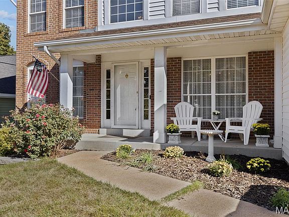 2nd image of 831 Crescent Oaks Ct