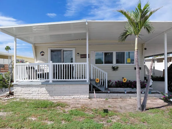 4942 Harbor Lights Dr, Saint Petersburg, FL 33708