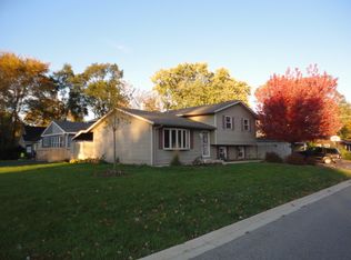 426 Heather Ter, Round Lake Beach, IL 60073