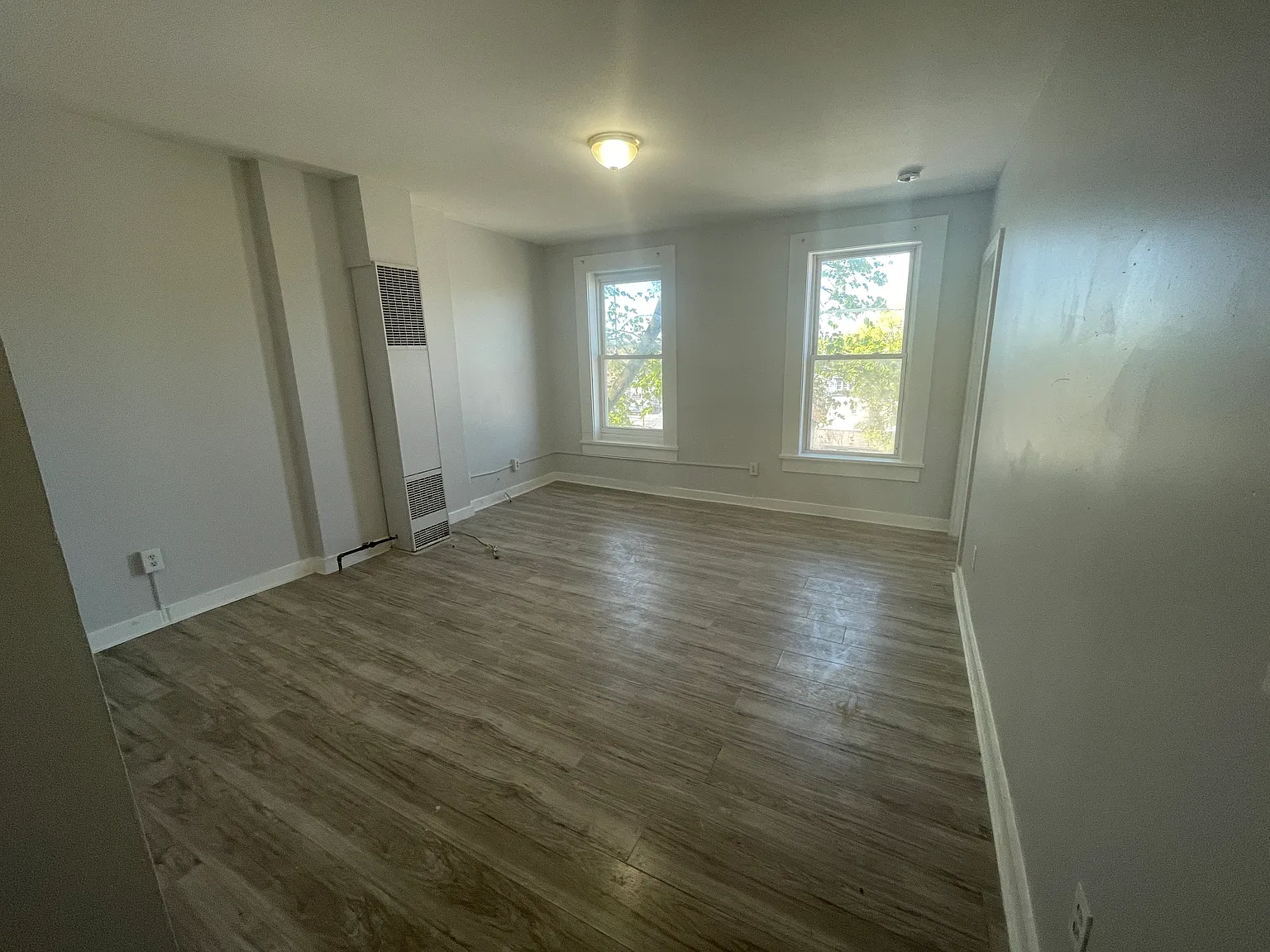 2 bed, $1,200 — Photo 1