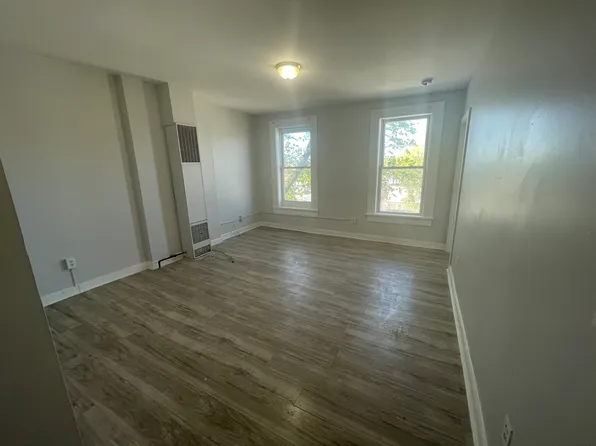 632 4th St APT 3, Troy, NY 12180