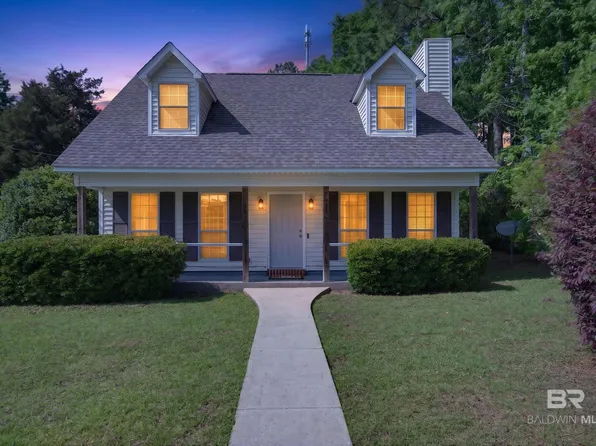 145 Country Club Dr, Daphne, AL 36526