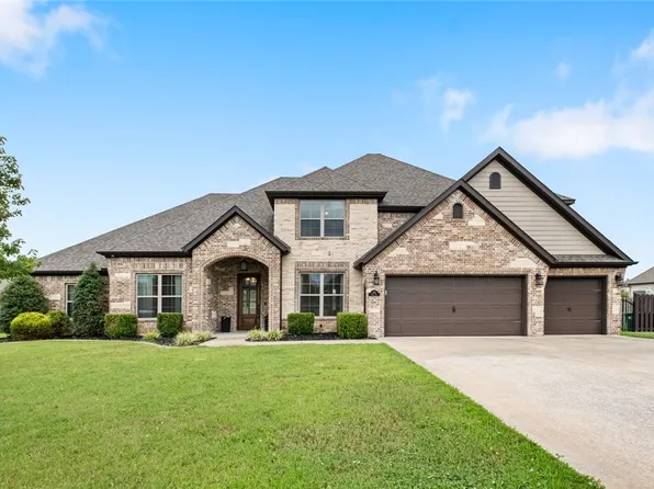 200 Sicily Dr, Centerton, AR 72719