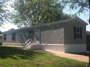 26 Ivanhoe Dr, Urbana, IL 61802