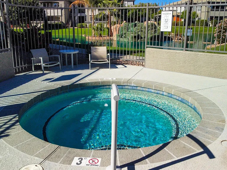 Luxe at Ocotillo — Photo 32