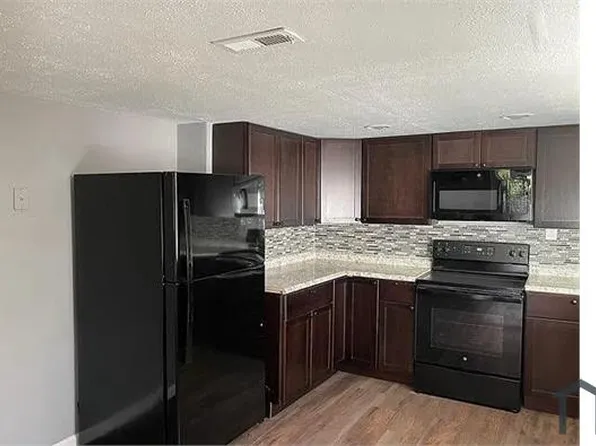 434 Day Dr, Saint Louis, MO 63135