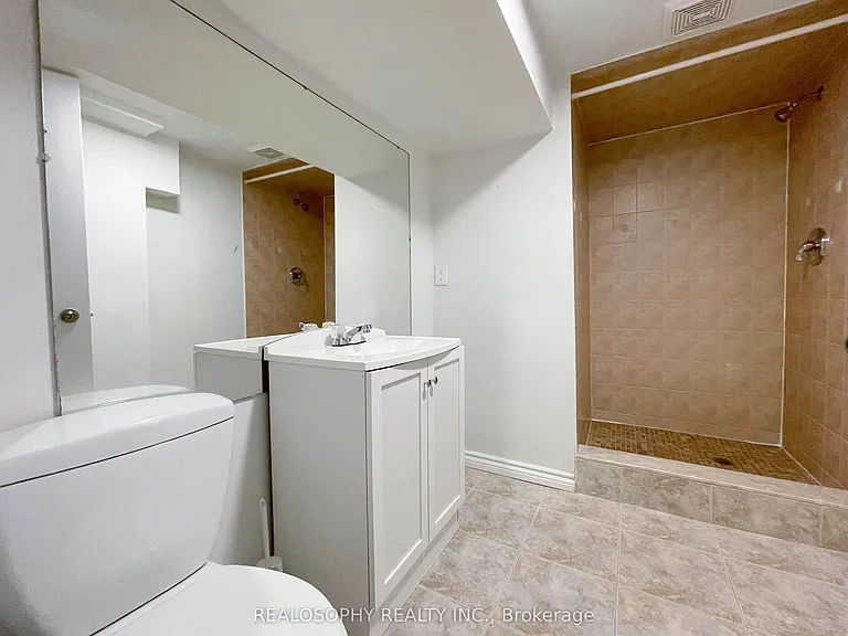 95 Royal York Rd #BASEMENT — Photo 8