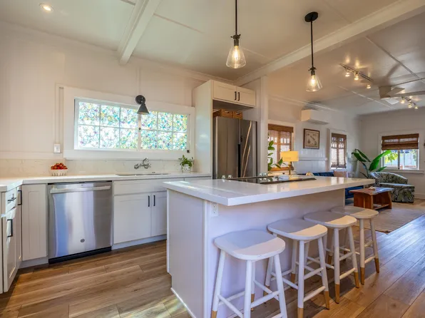 2126 W Vineyard St, Wailuku, HI 96793