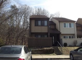 1933 Old Post Ter, Woodbridge, VA 22191