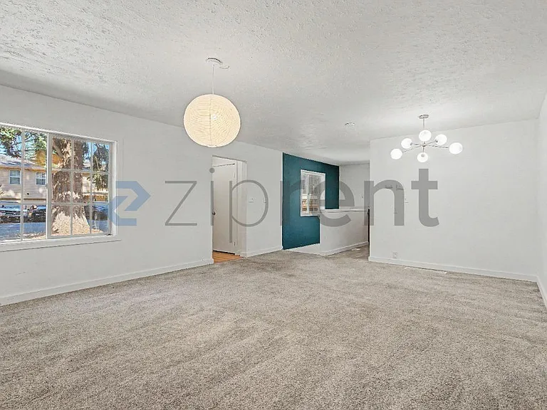 226 NE 157th Ave — Photo 8