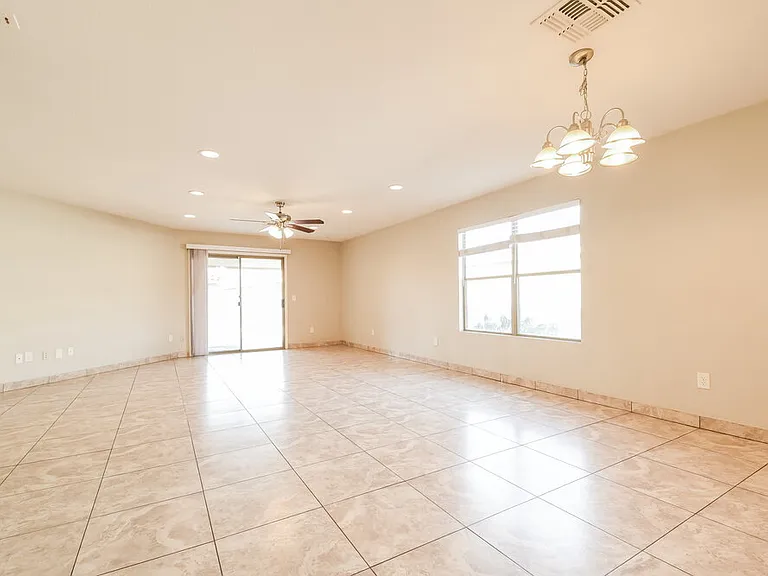 2768 W San Carlos Ln — Photo 6