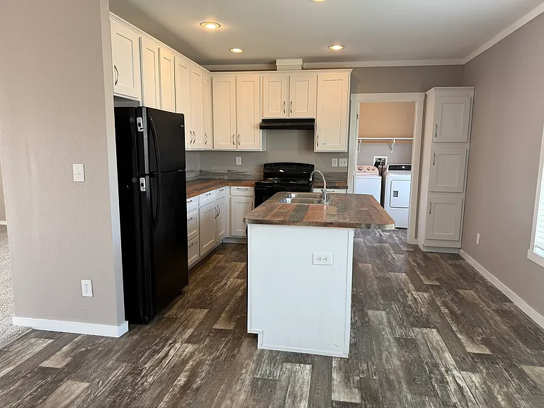 Oak Crest — Photo 24