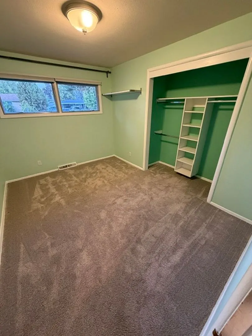 North Spokane Home Basement, Large Detached Garage, Central A/C — Photo 3